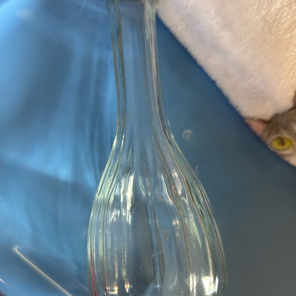 Vintage hoosier clear bud glass vase 9” tall!